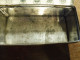 Delcampe - BOITE A CIGARETTES  En Métal  " Le Khédive "  Avec Nombreux Blasons Des Pays Clients   Dimensions = 15 X 7 X 5cm - Tabaksdozen (leeg)
