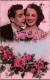 COUPLE - Un Couple Heureux  Entouré De Roses - Colorisé - Carte Postale Ancienne - Couples