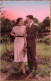 COUPLE - Un Couple Dans Le Jardin - Colorisé - Carte Postale Ancienne - Couples