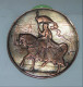 TRES ANCIENNE PLAQUE RONDE MEDAILLE ARGENTE ET DORE JEANNE D'ARC SUR CHEVAL - Métal