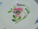 -4 ASSIETTES PORCELAINE De PARIS UNE PENSEE Au CENTRE 4 FLEURS Sur L'aile    E - Andere & Zonder Classificatie