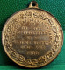 MEDAILLE 1855 RECEPTION ET SEJOUR EN FRANCE DE LA REINE  D'ANGLETERRE , 35 Mm, OLD MEDAL QUEEN VICTORIA & ALBERT - Monarchia/ Nobiltà