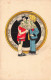 ILLUSTRATEUR - Un Jeune Couple S'embrassant Derrière Un éventail - Colorisé - Carte Postale Ancienne - Autres & Non Classés