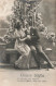 COUPLE - Douce Idylle - Vos Paroles Avec Douceur - Fleurs - Couple Assis - Carte Postale Ancienne - Couples