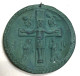 Plaque Religieuse Bronze Crucifix Jésus Sur La Croix Avec Deux Anges D'après Le Style De Max Le Verrier Patine Verte - Bronzi