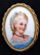 BIJOUX - Broche En Porcelaine De Limoges - Signée Au Dos - Portrait Coloré D'une Jeune Femme - Spille