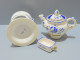 Delcampe - -BELLE TISANIERE THEIERE PORCELAINE Fleurs Feuilles Bleues Dorures Vitrine    E - Theepot