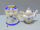 Delcampe - -BELLE TISANIERE THEIERE PORCELAINE Fleurs Feuilles Bleues Dorures Vitrine    E - Theepot