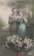 COUPLE - Il Vient à Peine De Fleurir. Acceptez Ce Doux Souvenir - Bouquet De Fleurs - Carte Postale Ancienne - Couples