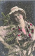 FANTAISIES - Une Femme Tenant Un Sapin De Noël - Colorisé - Carte Postale Ancienne - Frauen