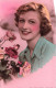 FANTAISIE - Femme - Une Femme Avec Un Bouquet De Roses - Chemise à Pois - JC - 915 - Carte Postale Ancienne - Frauen