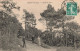 FRANCE - Montfort L'Amaury - Sur La Route Des Fours - Carte Postale Ancienne - Montfort L'Amaury