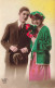 COUPLE - VB Paris - Un Couple Avec Un Bouquet De Fleurs - Pull Vert - Colorisé - Carte Postale Ancienne - Paare