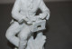 C154 Sculpture - Biscuit Pate Blanche - L'homme Au Pigeon - People