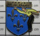 1118c Pin's Pins / Beau Et Rare / SPORTS / PETANQUE FFPJP ILE-DE-FRANC BLASON ARMOIRIES DAUPHIN - Pétanque