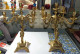 RARE EXCEPTIONNEL PAIRE GROS CHANDELIERS CANDELABRES EN BRONZE 5 FEUX DECOR CHINE PERSONNAGES - Chandeliers, Candélabres & Bougeoirs