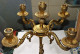 Delcampe - RARE EXCEPTIONNEL PAIRE GROS CHANDELIERS CANDELABRES EN BRONZE 5 FEUX DECOR CHINE PERSONNAGES - Candelabri E Candelieri