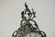 Delcampe - E2 Ancien Cartel - Mécanisme à Piles - Magnifique Travail Sculpté - Horloges