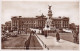 United Kingdom PPC Buckingham Palace And The Queen Victoria Statue, London CHELSEA 1951 Real Photo Festival Of Britain - Buckingham Palace