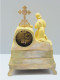 Delcampe - -PENDULE BRONZE Doré XIXe Mouvement Paris Au Fil Médaille Or PONS 1827 RICHOND    E - Horloges