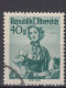 ⁕  Austria 1948 ⁕ Traditional Costume / Trachtenserie ERROR Vertical Line Mi.902 ⁕ 1v Used - Variétés & Curiosités