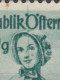 ⁕  Austria 1948 ⁕ Traditional Costume / Trachtenserie ERROR Vertical Line Mi.902 ⁕ 1v Used - Variétés & Curiosités