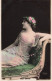 MODE - Reutlinger - Portrait De Mlle Nelly Cormon - Robe à Rangées De Perles - Colorisé - Divan - Carte Postale Ancienne - Mode