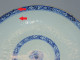 -BELLE ASSIETTE CREUSE PORCELAINE CHINE BLANC/BLEU Avec Cheveux & 1 éclat ASIE    E - Autres & Non Classés