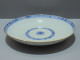 Delcampe - -BELLE ASSIETTE CREUSE PORCELAINE CHINE BLANC/BLEU Avec Cheveux & 1 éclat ASIE    E - Otros & Sin Clasificación