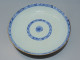 Delcampe - -BELLE ASSIETTE CREUSE PORCELAINE CHINE BLANC/BLEU Avec Cheveux & 1 éclat ASIE    E - Otros & Sin Clasificación