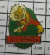 610E Pin's Pins / Rare Et De Belle Qualité !!! SPORTS / LION JOUEUR DE BASEBALL + TEXTE EN JAPONAIS ? - Baseball