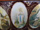 Ancien Cadre Triptyque Images Pieuses Icône Religieuse. Décor Médaillons Peint Sous Verre. - Religious Art