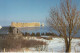 Rocher Percé, En Hiver Percé Québec Canada Golfe St Laurent  Vieux Bâtiment  Sol Enneigé Arbres Dénudé, Ciel Bleu  2 Sca - Percé