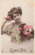 FETES ET VOEUX - Anniversaire - Une Femme Tenant Un Bouquet De Roses - Colorisé - Carte Postale Ancienne - Other & Unclassified