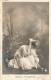 FANTAISIES - Une Femme Cueillant Des Fleurs Dans Les Bois - Carte Postale Ancienne - Women