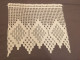 Un Seul  Rideau Réalisé Au Crochet. En Coton écru (40cm / 68cm) - Vorhänge
