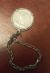 PENDENTIF En ARGENT Pour 22 Grammes Attache OK - Monnaie USA De 1942 Diamètre Avec Cercle 33 Mm Longueur Total 12 Cm - Hangers