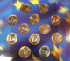 BELGIQUE PRESIDENSY SET 2002 ESPAGNE/DANEMARK CONTIENT 12 PIECES DE 1 EURO UNC 2 MEDAILLES ET 1 CD IMAGES EUROPE - Belgio
