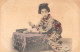 CPA JAPON / FILLE JAPONAISE GEISHA  / JAPAN - Autres & Non Classés