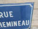 Ancienne Plaque De Rue Émaillée RUE DU CHEMINEAU / Train SNCF Chemin De Fer. - Plaques émaillées (après 1960)