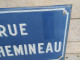 Ancienne Plaque De Rue Émaillée RUE DU CHEMINEAU / Train SNCF Chemin De Fer. - Enameled Signs (after1960)