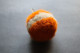 Pompon Ancien Dit Boule  Orange Et Blanc  époque XIX° Second Empire - Helme & Hauben