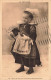 FOLKLORE - Costumes - Une De Nos Plus Mondaines Quimperloises - Carte Postale Ancienne - Costumes