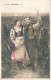 COUPLES - Les Vendanges - Un Couple Dans Les Vignes - Colorisé - Carte Postale Ancienne - Paare