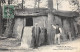 Bagneux Près De  Saumur      49       Le  Grand Dolmen  Ancien Temple Des Druides     (voir Scan) - Saumur