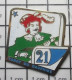 3022 Pin's Pins / Beau Et Rare / JEUX / CARTES ASSOCIATION TAROT DU DAUPHINE - Spelletjes