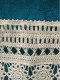 Delcampe - Une Paire De Rideaux Réalisés Au Crochet. En Coton écru(37cm / 61cm) - Rideaux