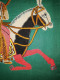 Rare Tapisserie Exécutée Main Et Représentant Un Cavalier Mongol à Cheval, Chassant Avec Son Faucon - Alfombras & Tapiceria