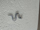 Delcampe - Magnifique Pendentif En Forme De Serpent, Qui Semble être Fait De Verre Ou De Cristal  Long 5,2 Cm Env Poids 3,30 Grs - Pendants