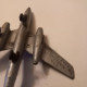 Dinky Toys * Avion  Vautour 60 B  De Mécano  ( état Origine  Manque Une Roue ) - Dinky